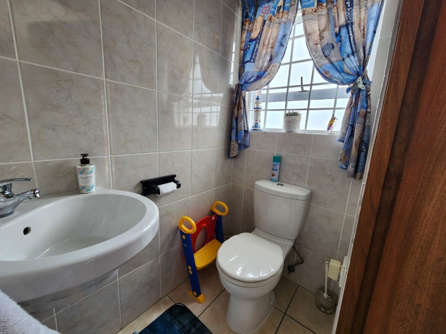 4 Bedroom Property for Sale in Island View Western Cape